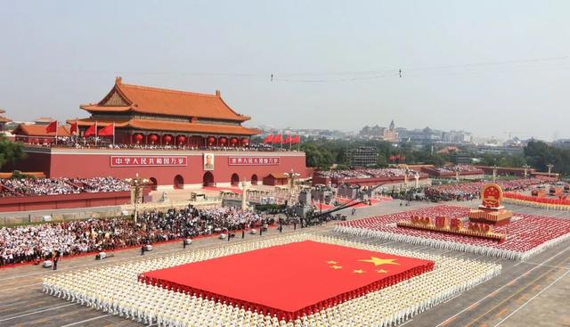 2019年，令尊龙凯时自豪的一件事——效劳国庆70周年大阅兵及联欢运动